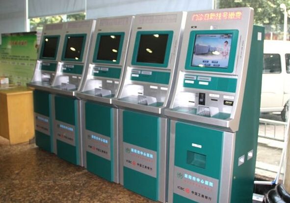 醫(yī)院醫(yī)療戶外廣告機(jī)解決方案